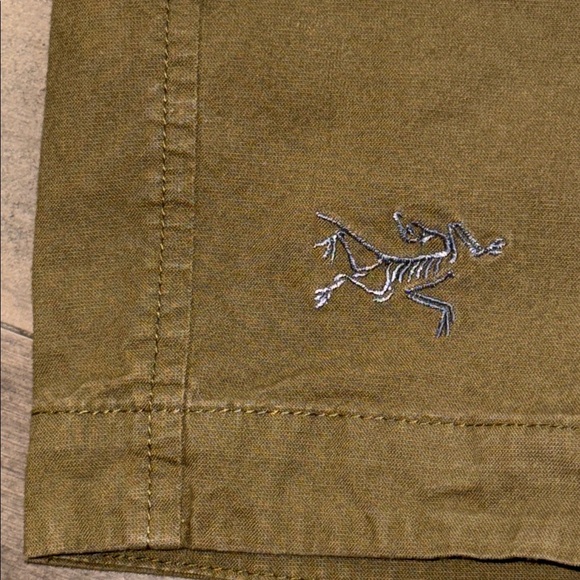 Arc’teryx Trim Fit Cotton Blend Shorts SZ 34 - Picture 3 of 6